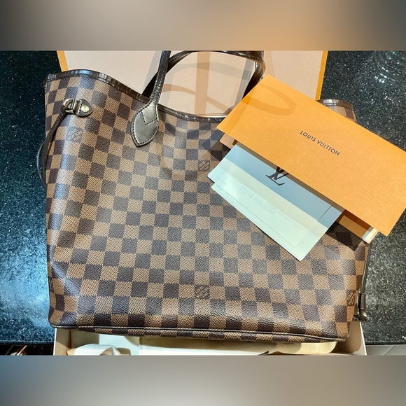 SOLD Louis Vuitton Neverfull MM - Picture 1 of 6